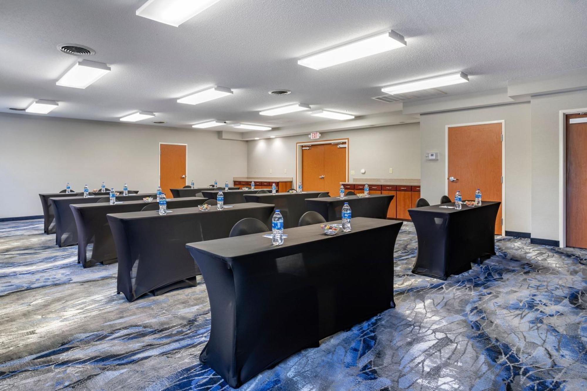 Fairfield Inn & Suites Cherokee Ngoại thất bức ảnh