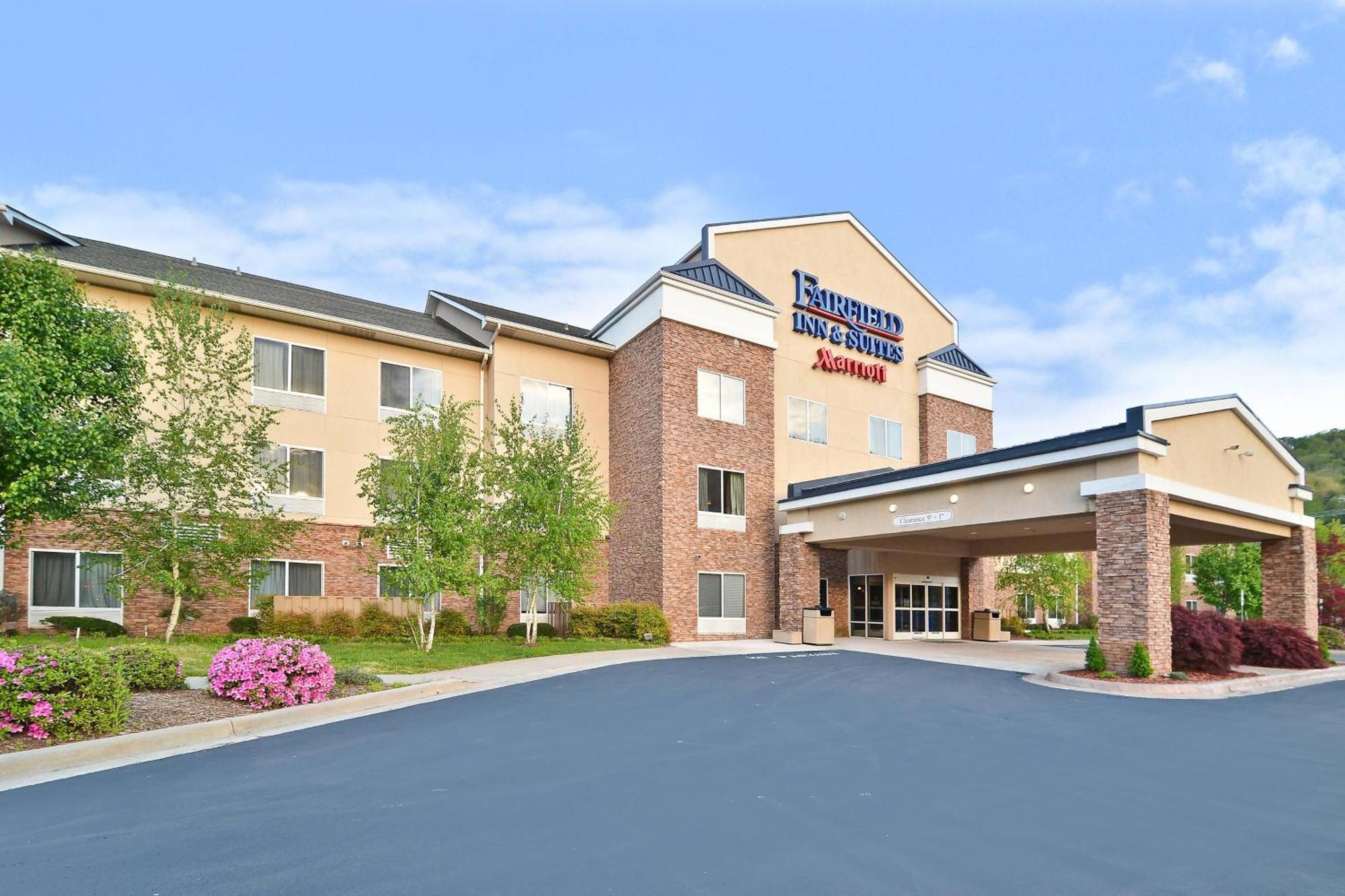 Fairfield Inn & Suites Cherokee Ngoại thất bức ảnh